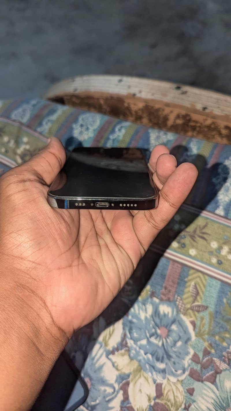 Apple iPhone 12 Pro 2