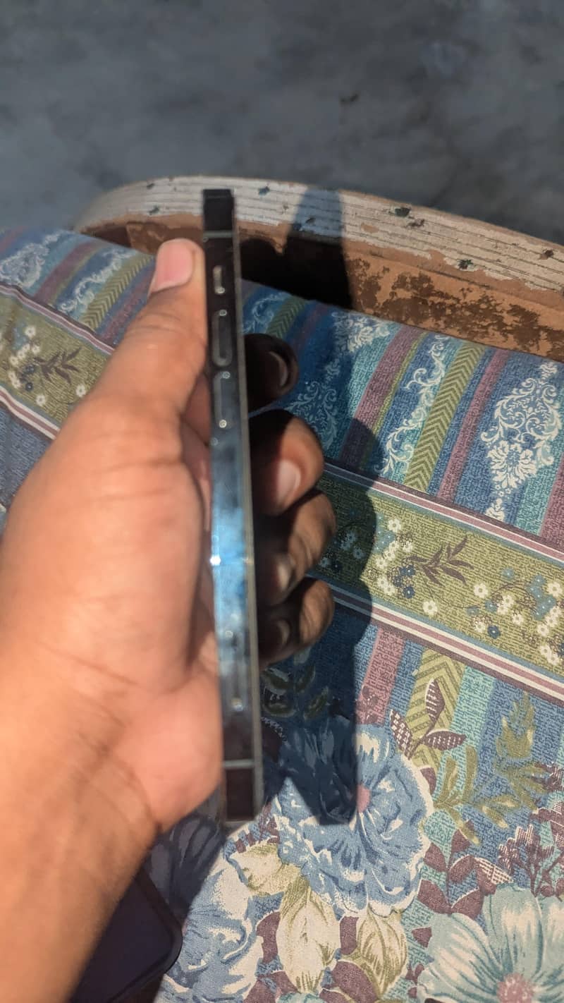 Apple iPhone 12 Pro 4