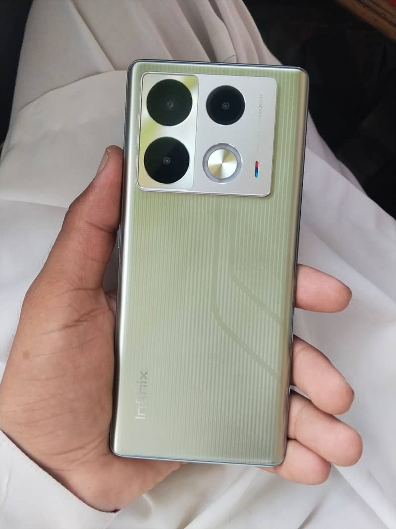 Infinix Note 40 Pro 0