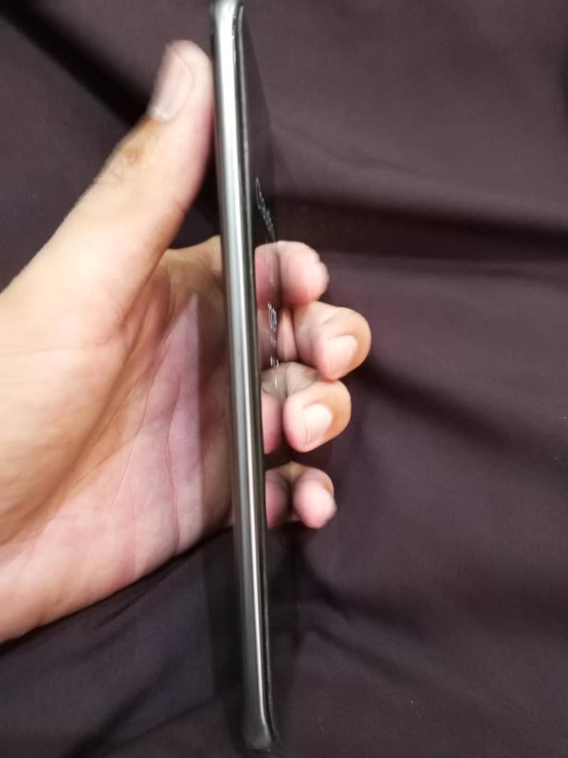 Tecno Spark 40 pro plus 4