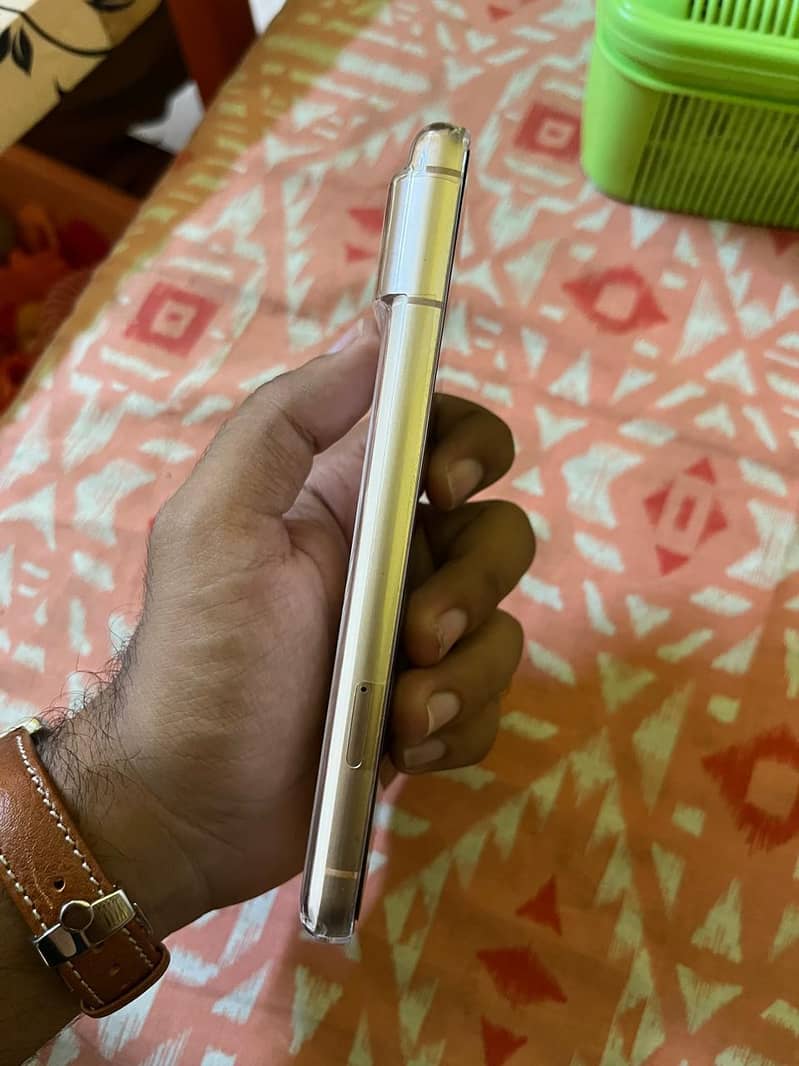 Google Pixel 8 4