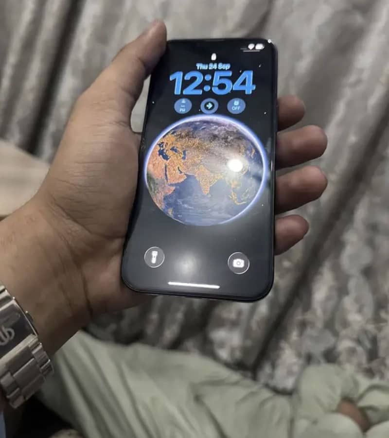 Apple iPhone 13 0