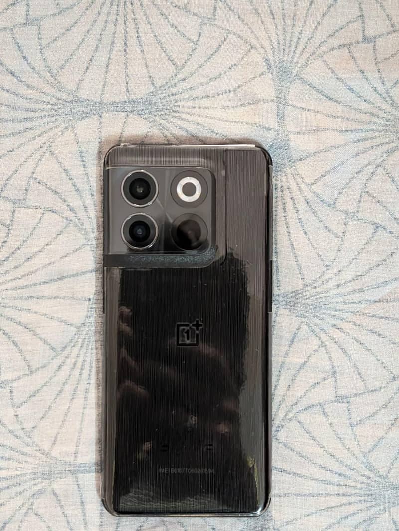One Plus 10T 5G 1