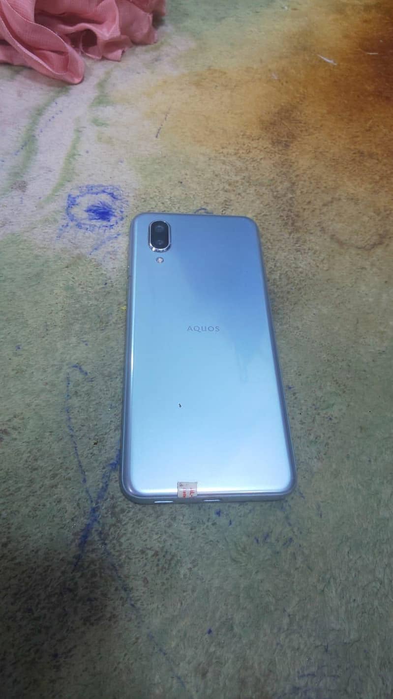 Sharp Aquos Sense 1