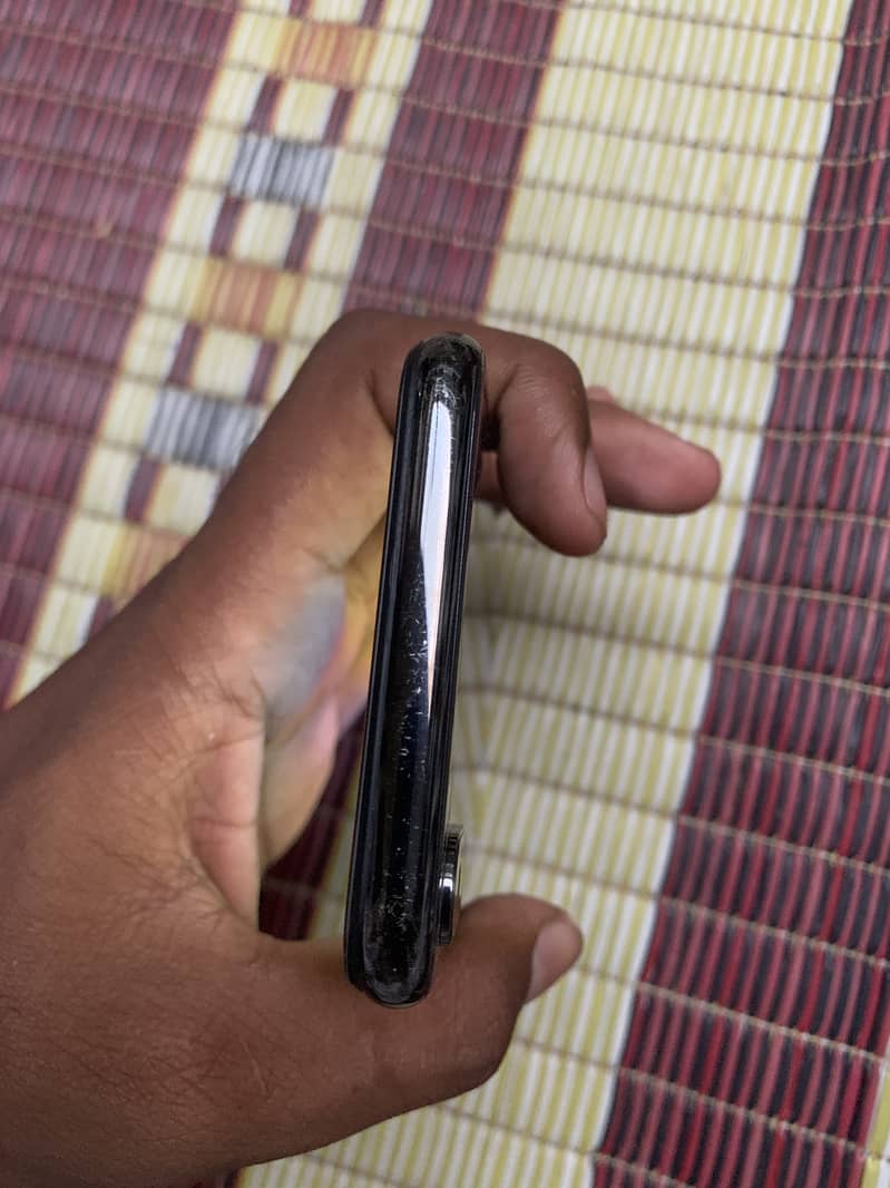 Apple iPhone X 3