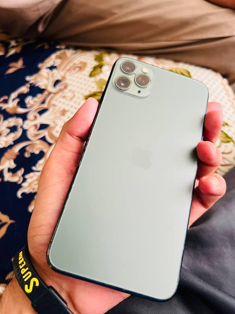 Apple iPhone 11 Pro Max 1