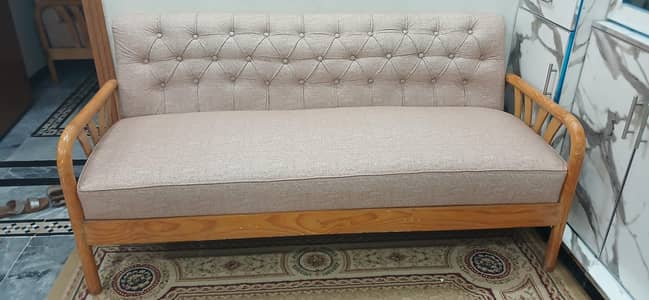 7 seater sofa set like new  sheesham wood main bana howa ha
