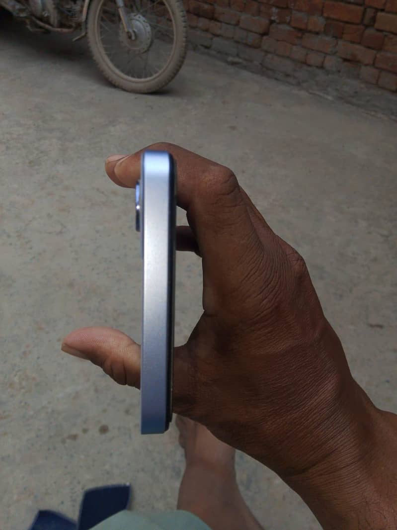Realme C65 4