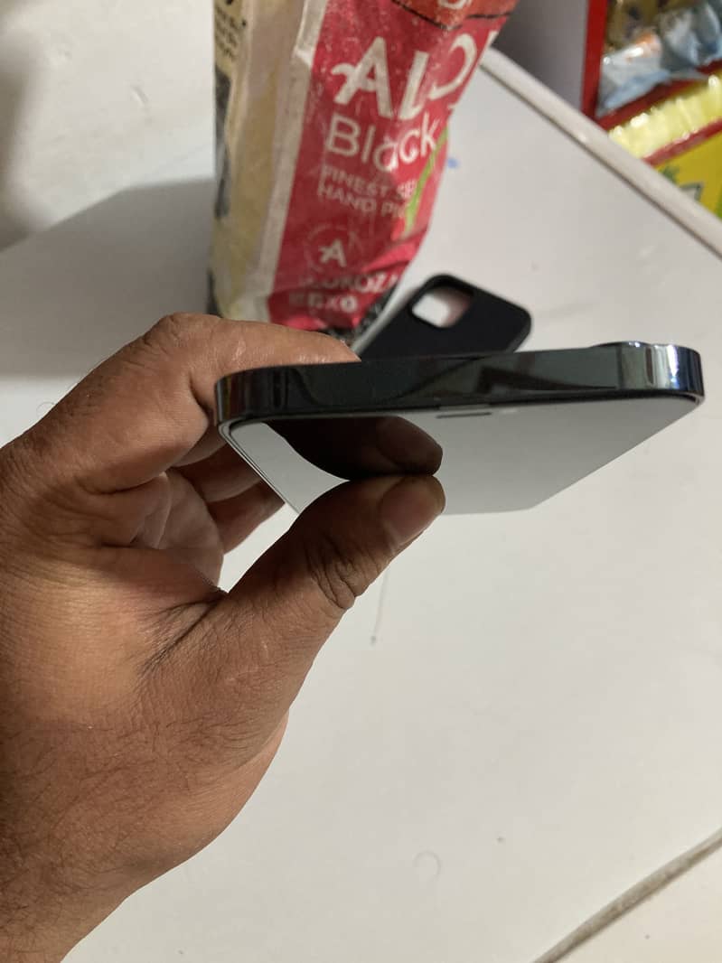 Apple iPhone 12 Pro Max 3