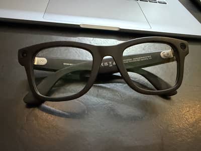 RayBan Meta Smart glasses Gen1 brand new condition just used one
