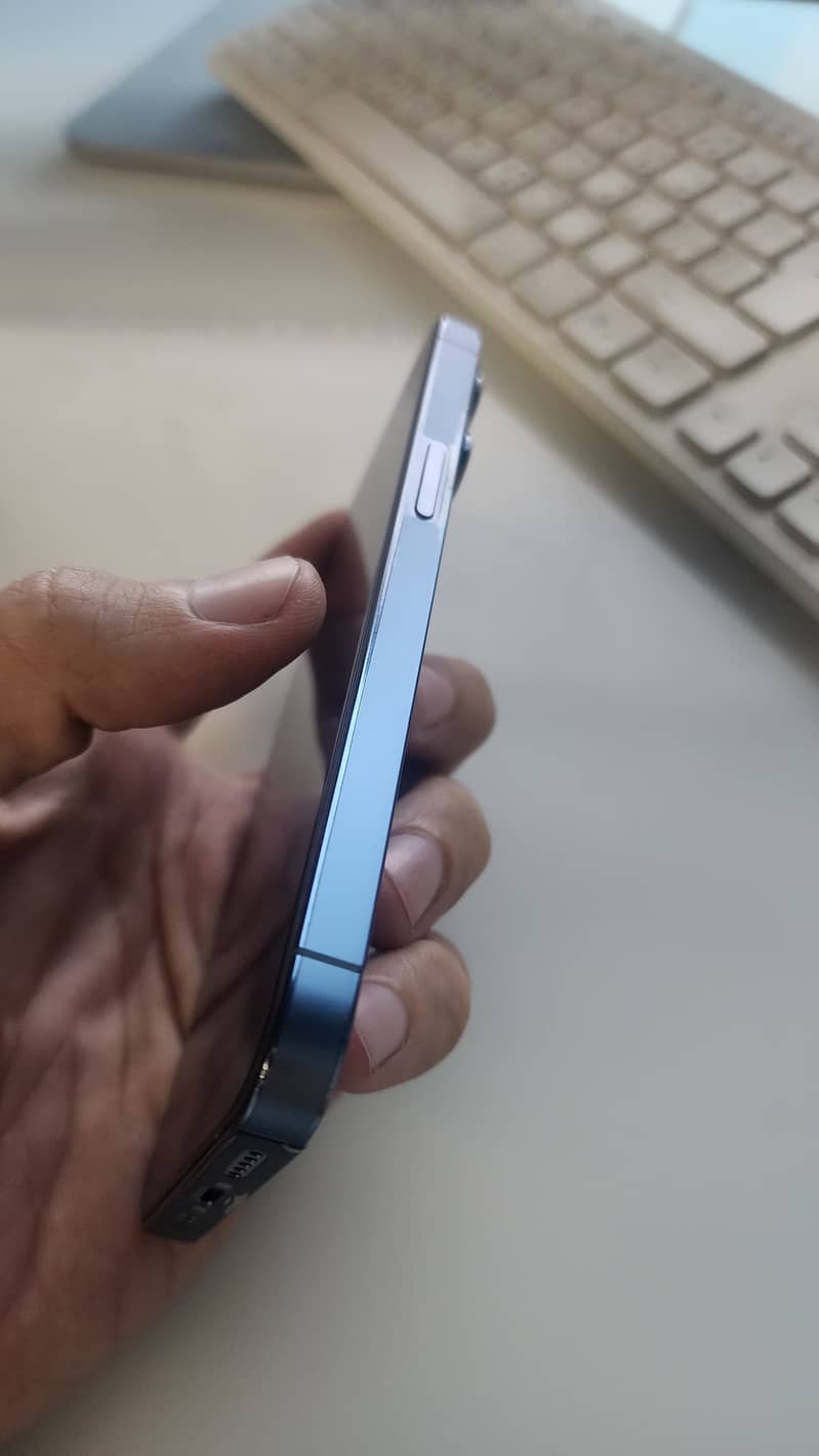 Apple iPhone 13 Pro 2