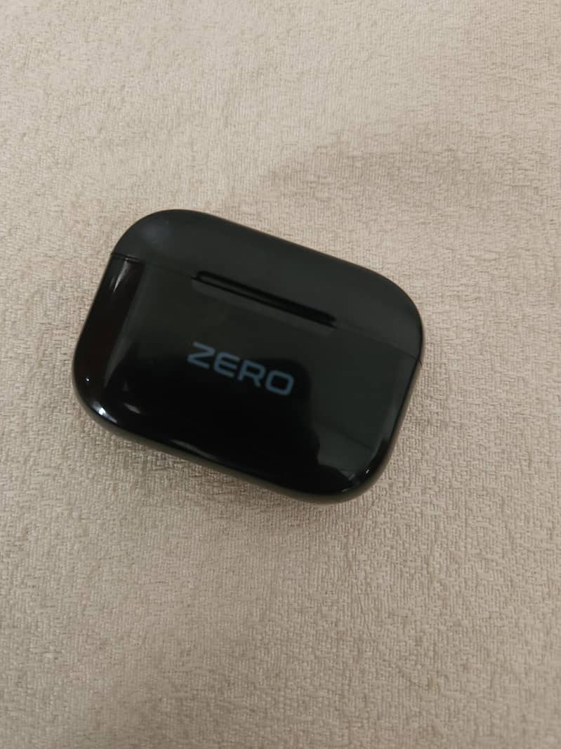 zero aura airbuds 1