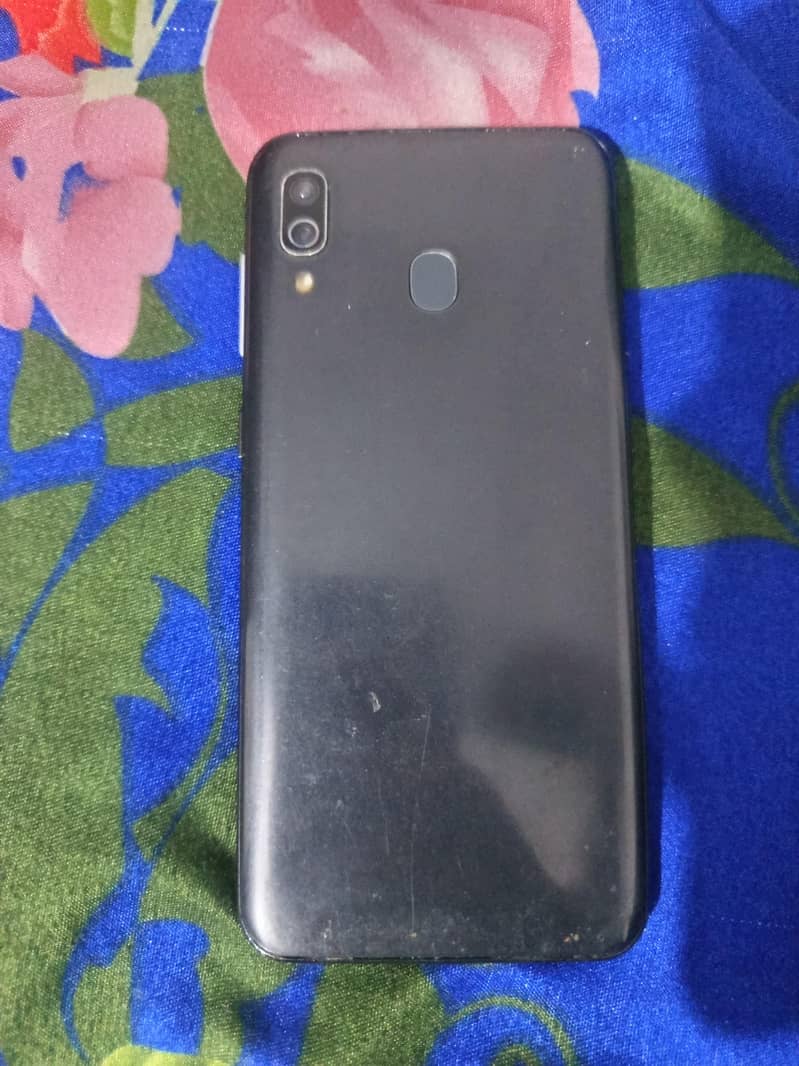 Samsung Mobile A30 3