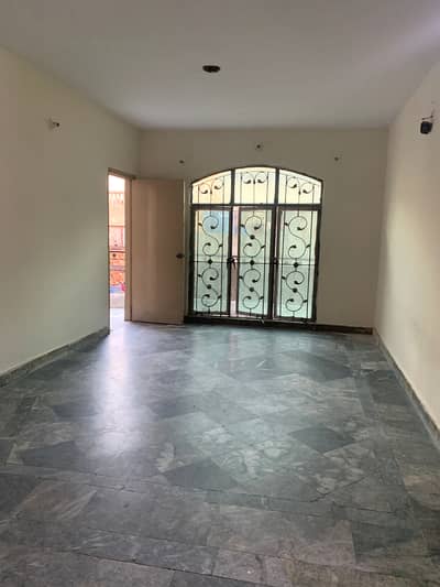 2 beds flat Available For Rent