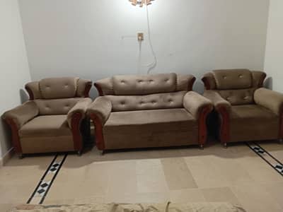 4 Seater Sofa in brand new condition