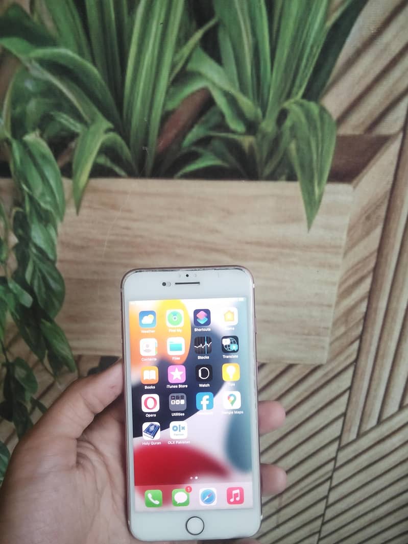 Apple iPhone 7 Plus 2