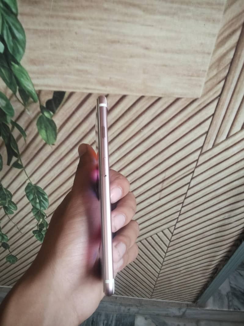 Apple iPhone 7 Plus 3