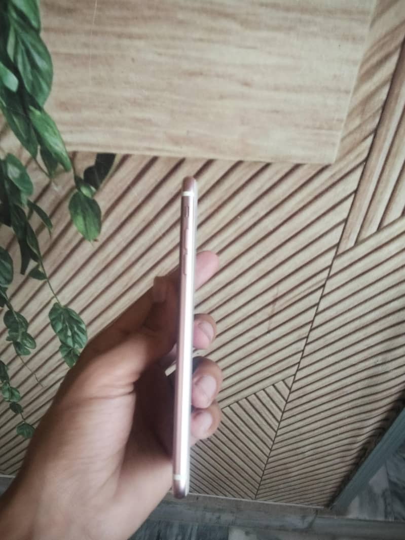 Apple iPhone 7 Plus 4