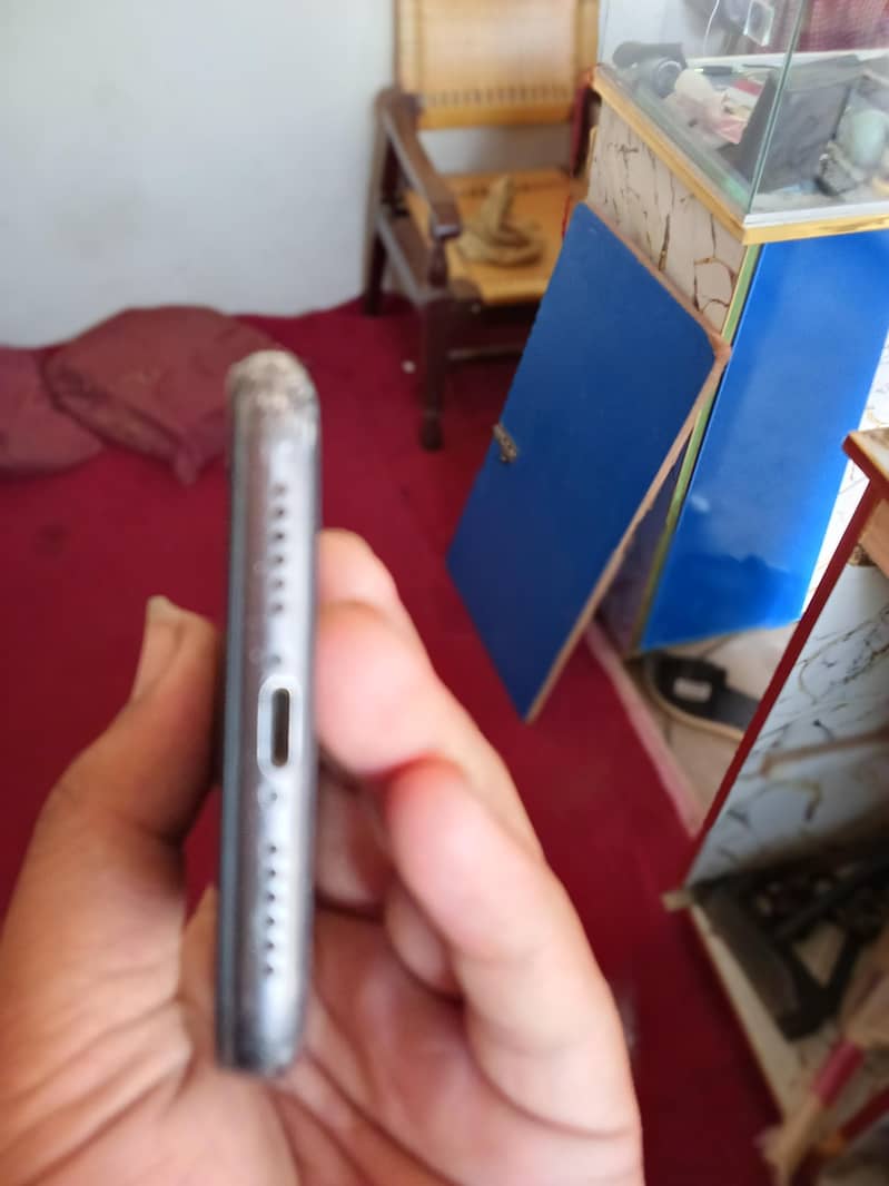 Apple iPhone 11 5