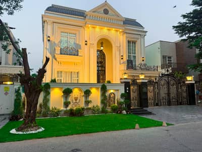 KANAL FURNISEH ROYAL CLASSICAL EYE CATCHING SUPERB LUXURY BUNGALOW FOR SALE