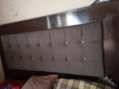 condition aapke samne hai mattress bhi Sath hai