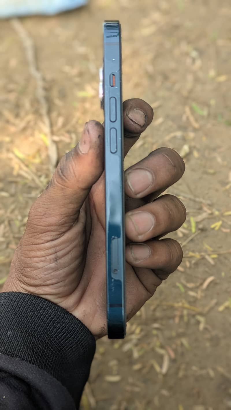 Apple iPhone 13 3