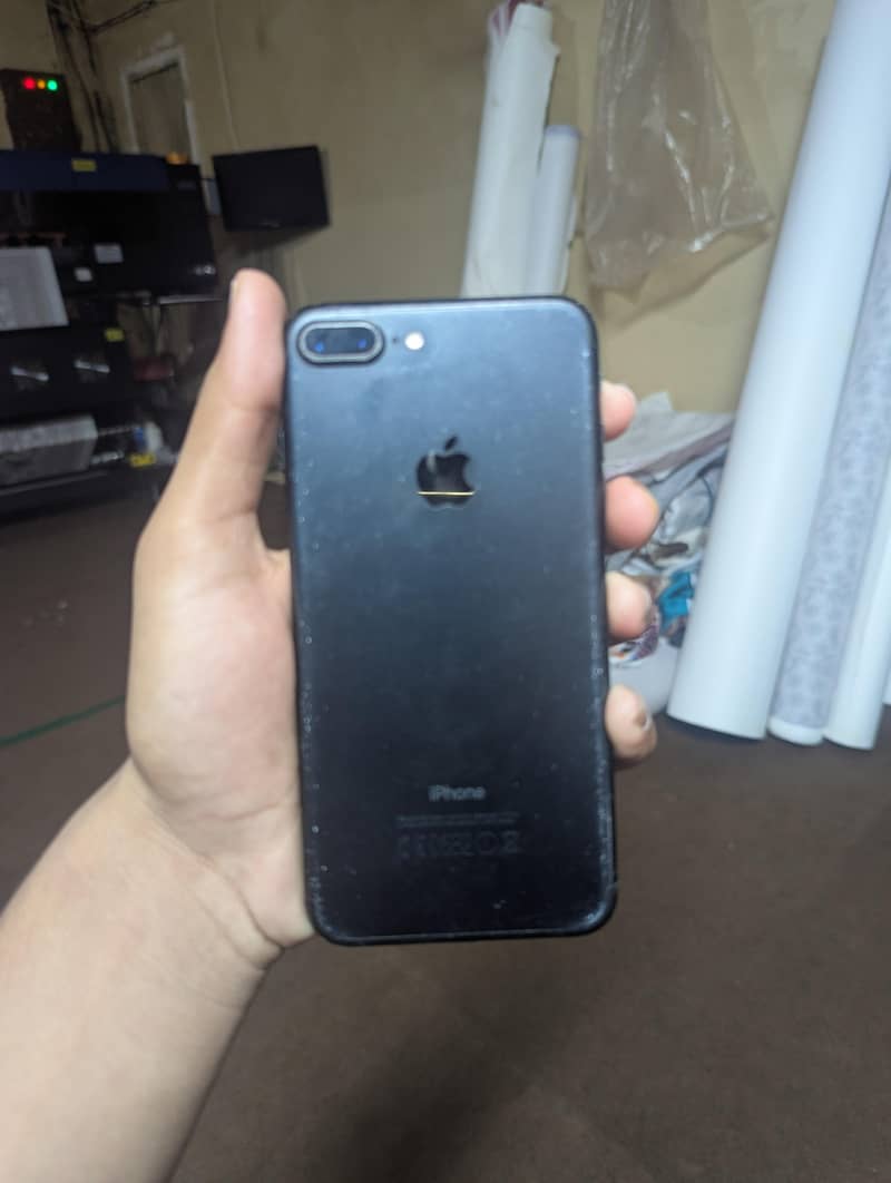 Apple iPhone 7 Plus 0