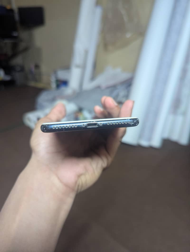 Apple iPhone 7 Plus 4
