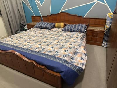 Wooden king size bed set