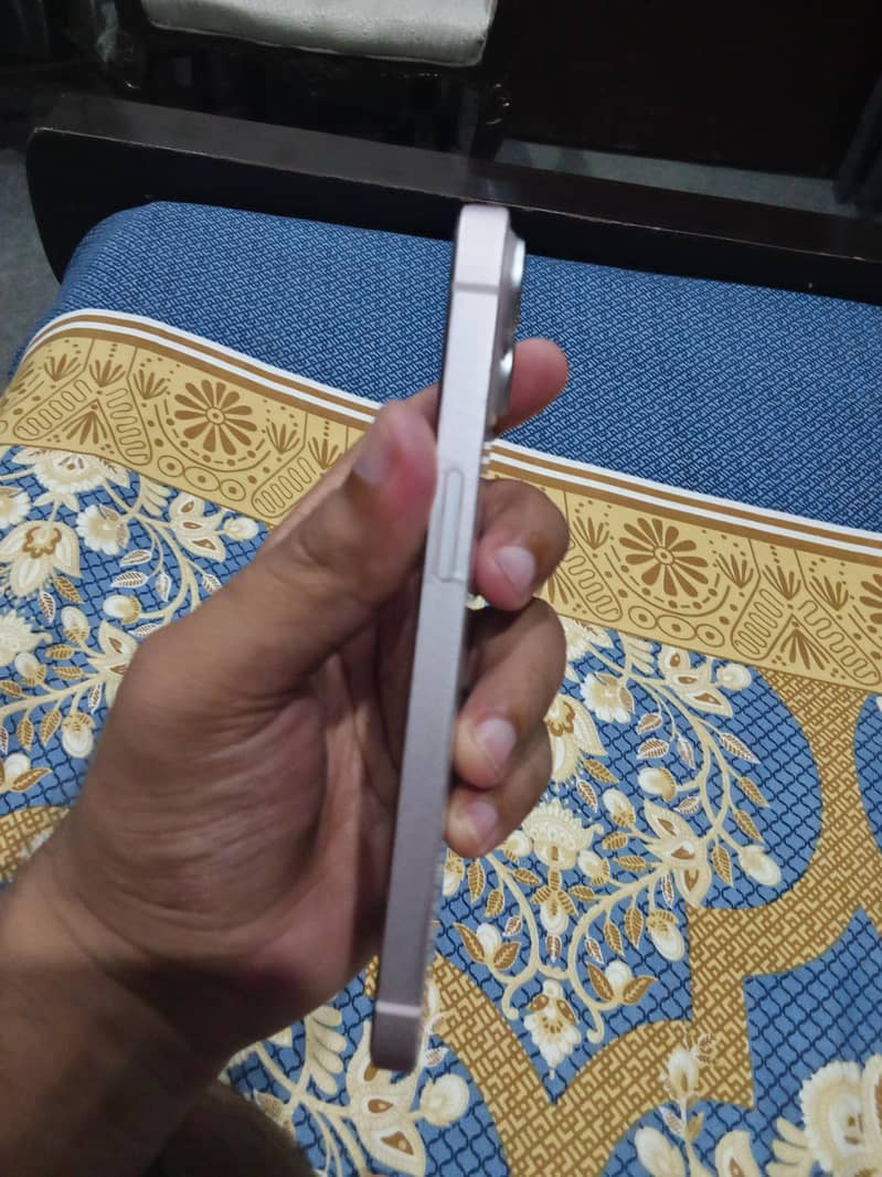 Apple iPhone 13 3
