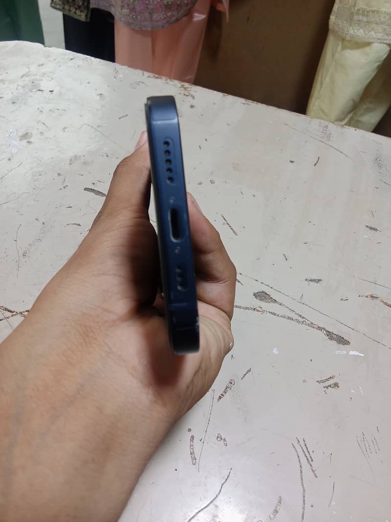 Apple iPhone 13 1