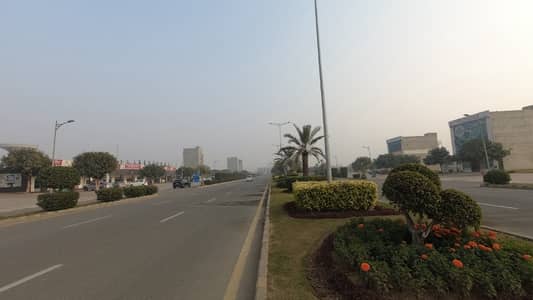Prominently-Located 10 Marla Residential Plot Available In New Lahore City - Phase 1