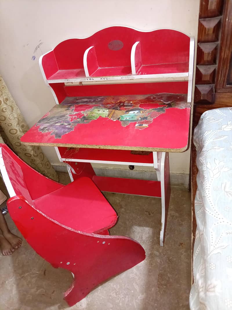study table for kids 0
