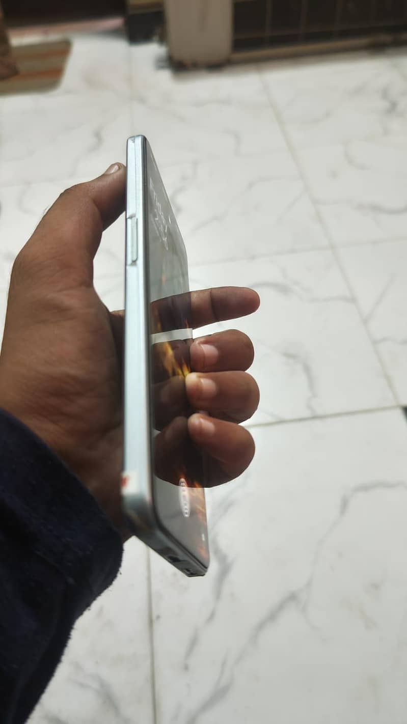 One Plus Ace 2V 6