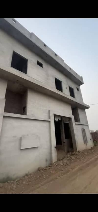 4 MARLA GREY STRUCTURE IS AVAILABLE FOR DASKA ROAD MOUTRA STOP SIALKOT