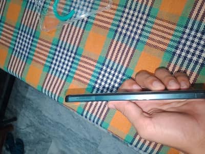 Vivo Y03 4 128 with box