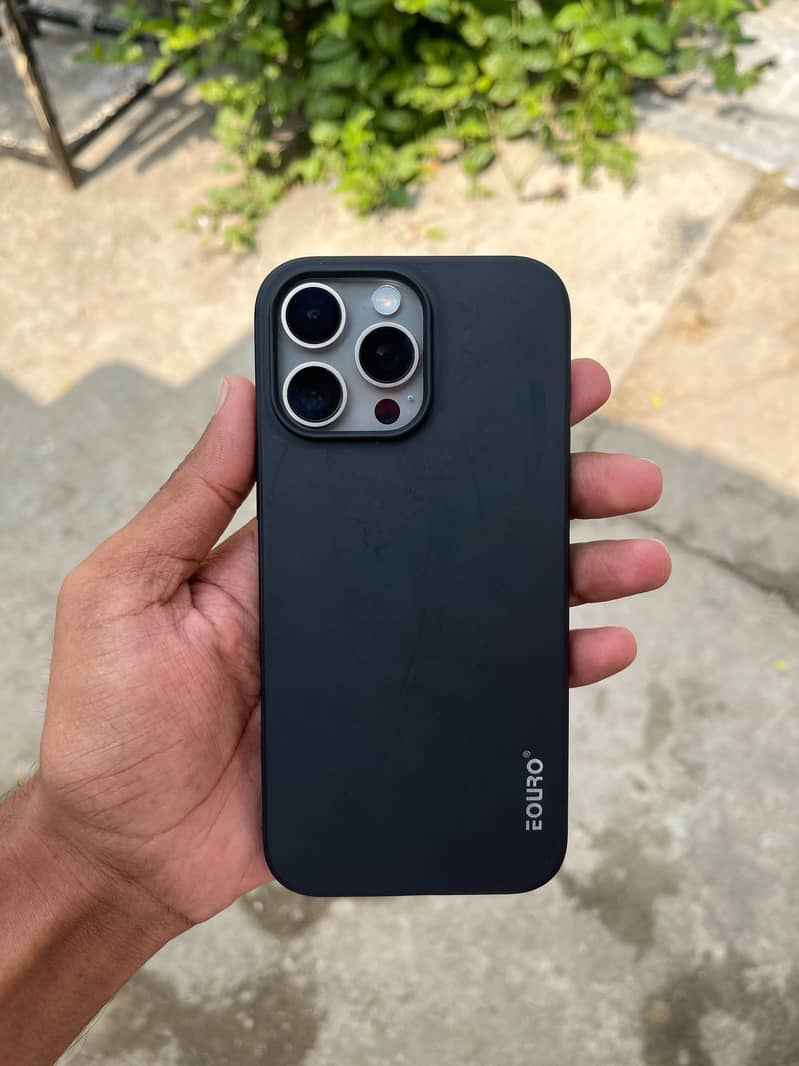 Apple iPhone 16 Pro Max 0