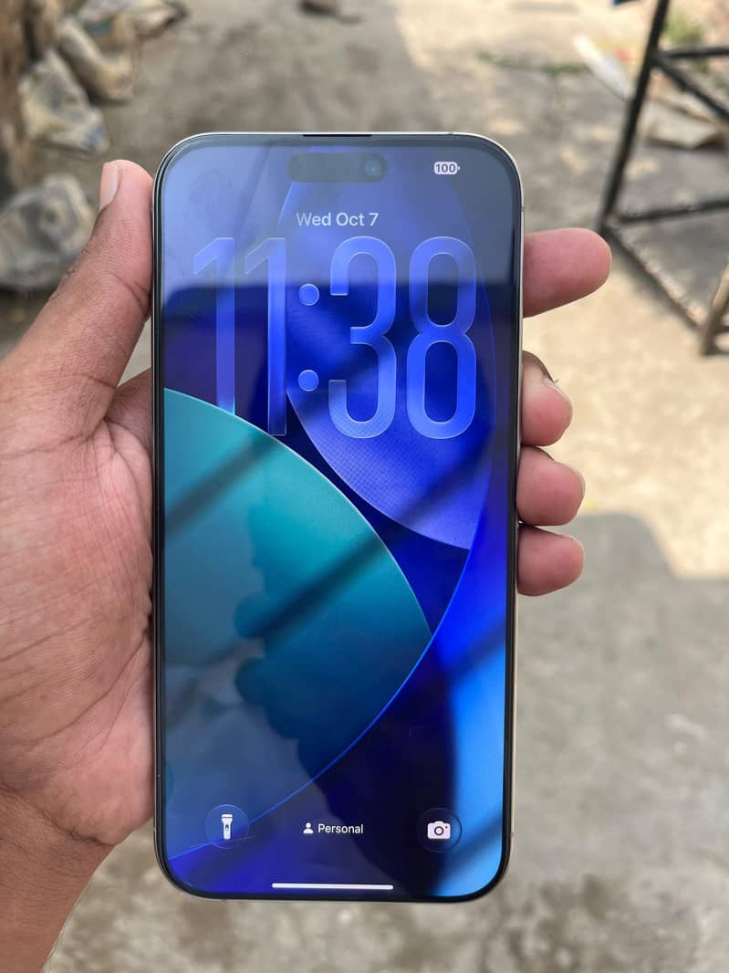 Apple iPhone 16 Pro Max 1