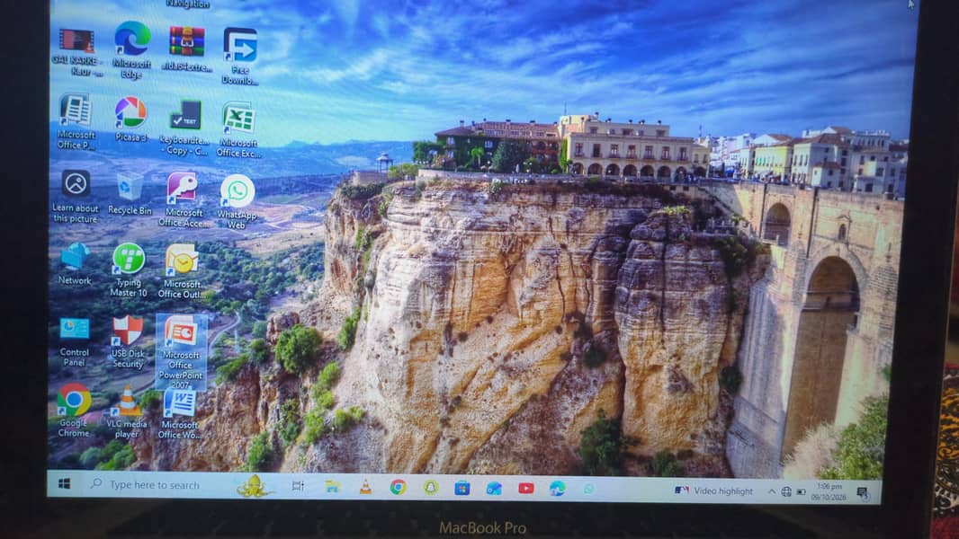 Apple MacBook Pro 1