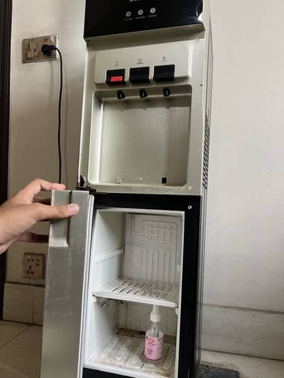 Water dispenser