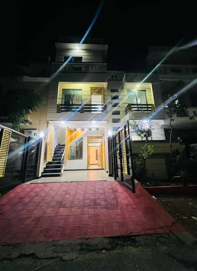 2540 Sq. Ft. Well-Maintained House For Sale In G-13/1, Islamabad Prime Location