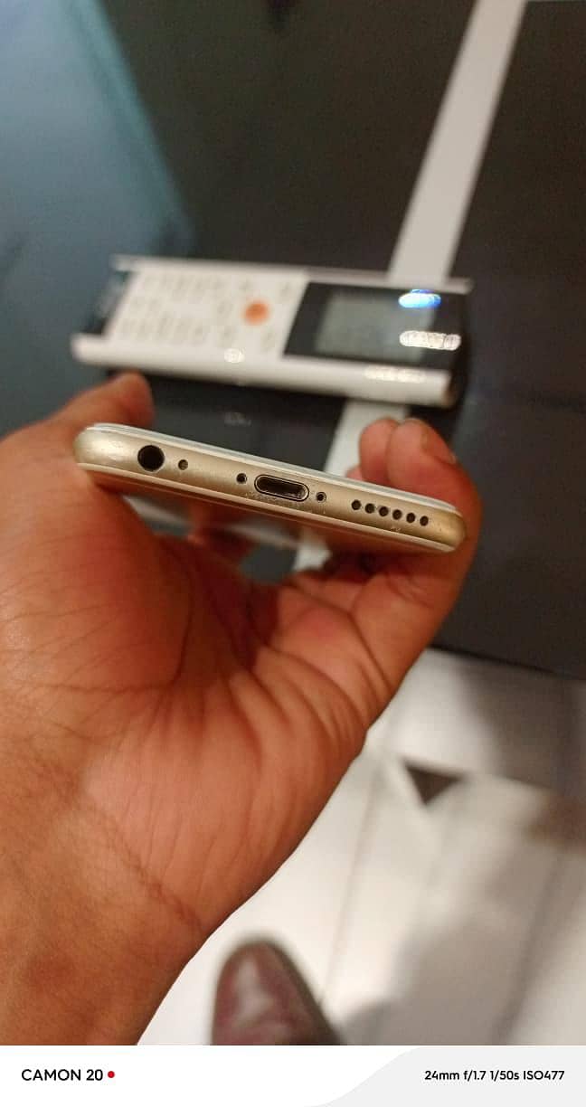Apple iPhone 6S 4