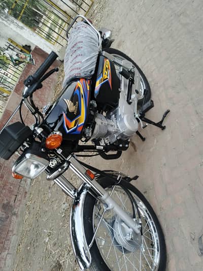 10/10 bike 92 km use only brand new bike