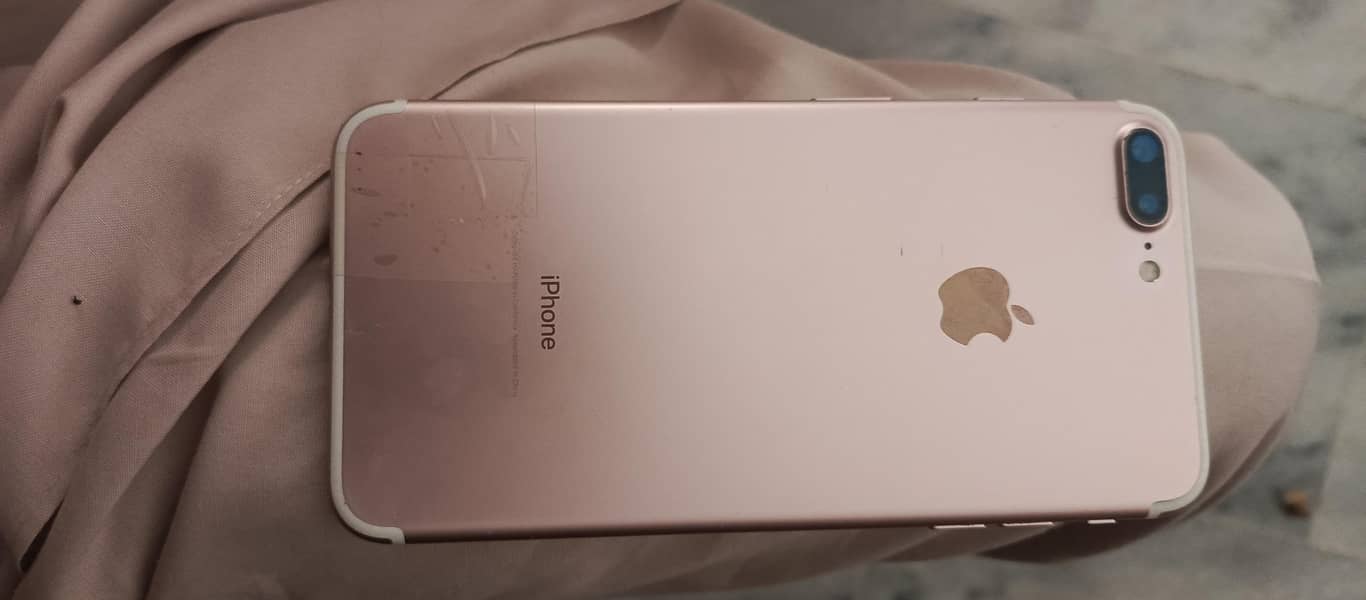 Apple iPhone 7 Plus 1
