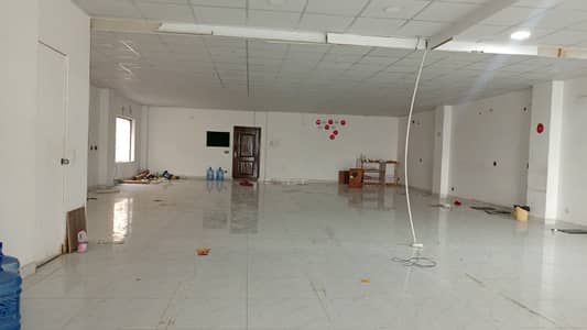 Commercial office Floor For Rent in Gulberg For it office software house+Call centre and company setup