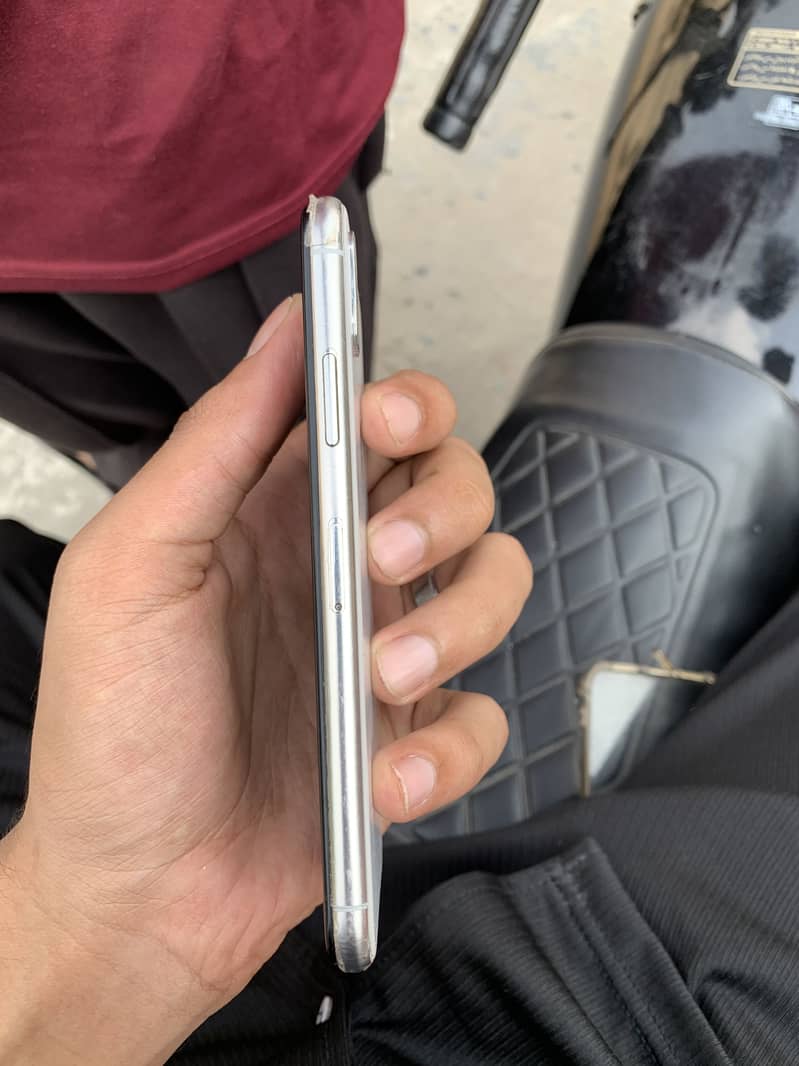 Apple iPhone X 1