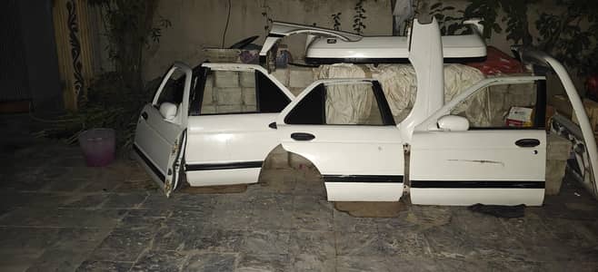 Nissan sunny  90 91 92 93 model ka  1 bumper 2 fender 4 door  1 bonut