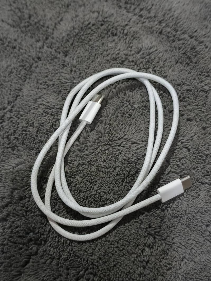 ipone 17 pro max original cable 0