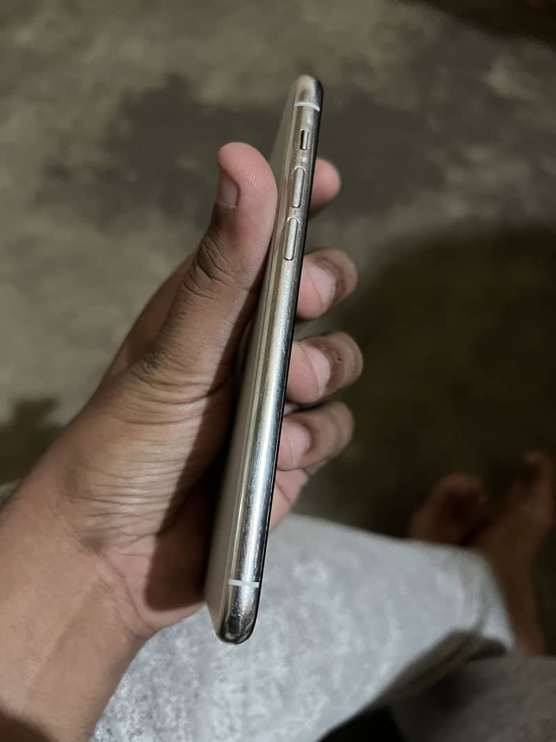 Apple iPhone 11 Pro 0