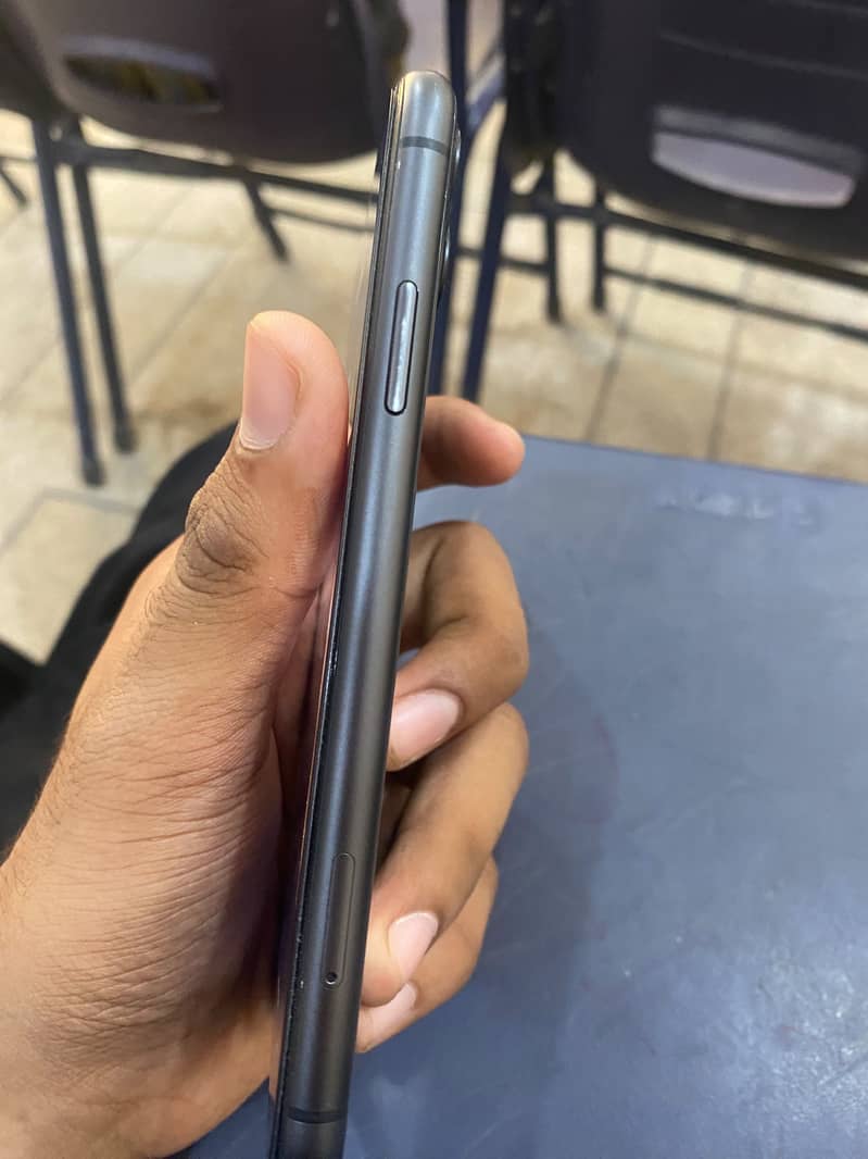 iPhone 11 2